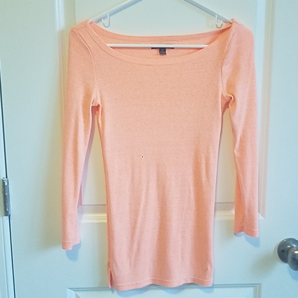 Boatneck soft bright peach colored 3/4 sleeved